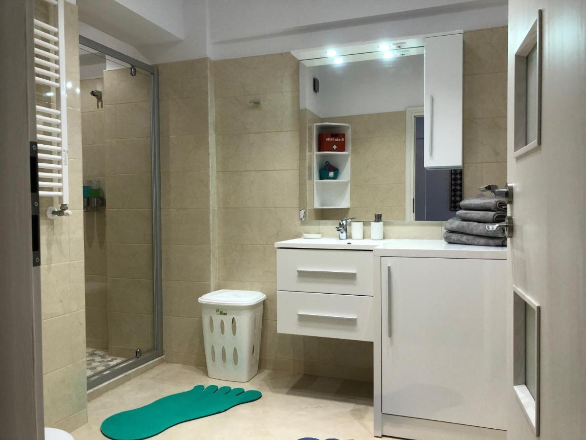 Luxury Westpark 2 Residence Lake View W6 Bucharest Exterior photo